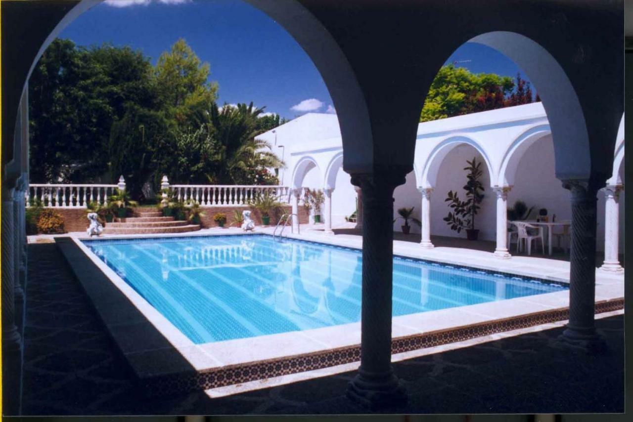 Villa Del Manzano Villanueva del Ariscal Exteriör bild